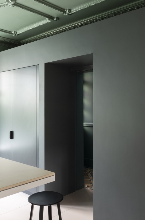W house by Bureau de Change