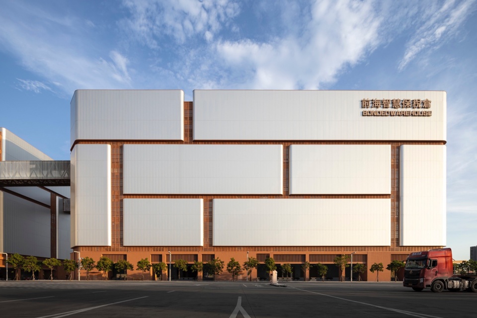 qianhai smart bonded warehouse by architectural design and research institute of scut co ltd