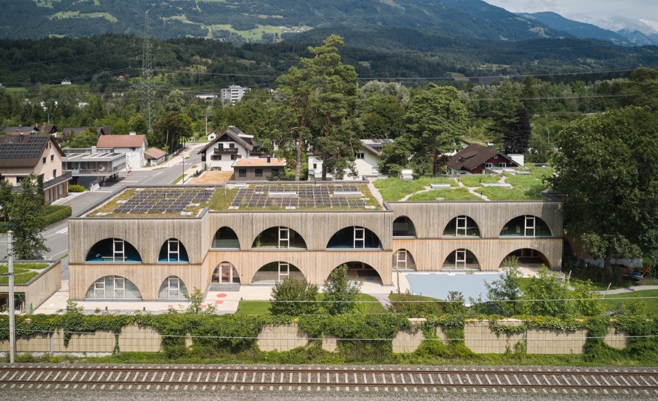 A house for children in a Pinegrove Christian Schmoelz Architekt