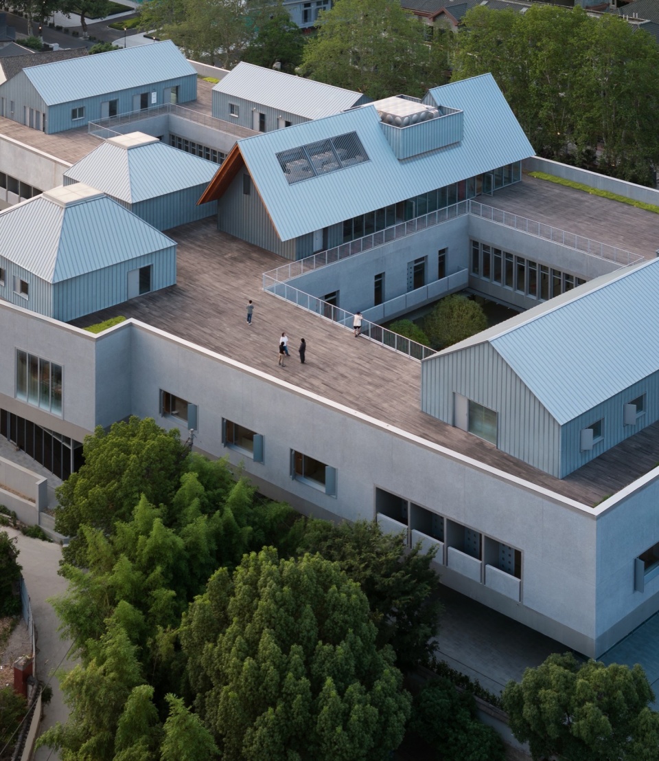 Mogan Yujie 7Hills Yard Hillstation Brand Center by ConCom Studio