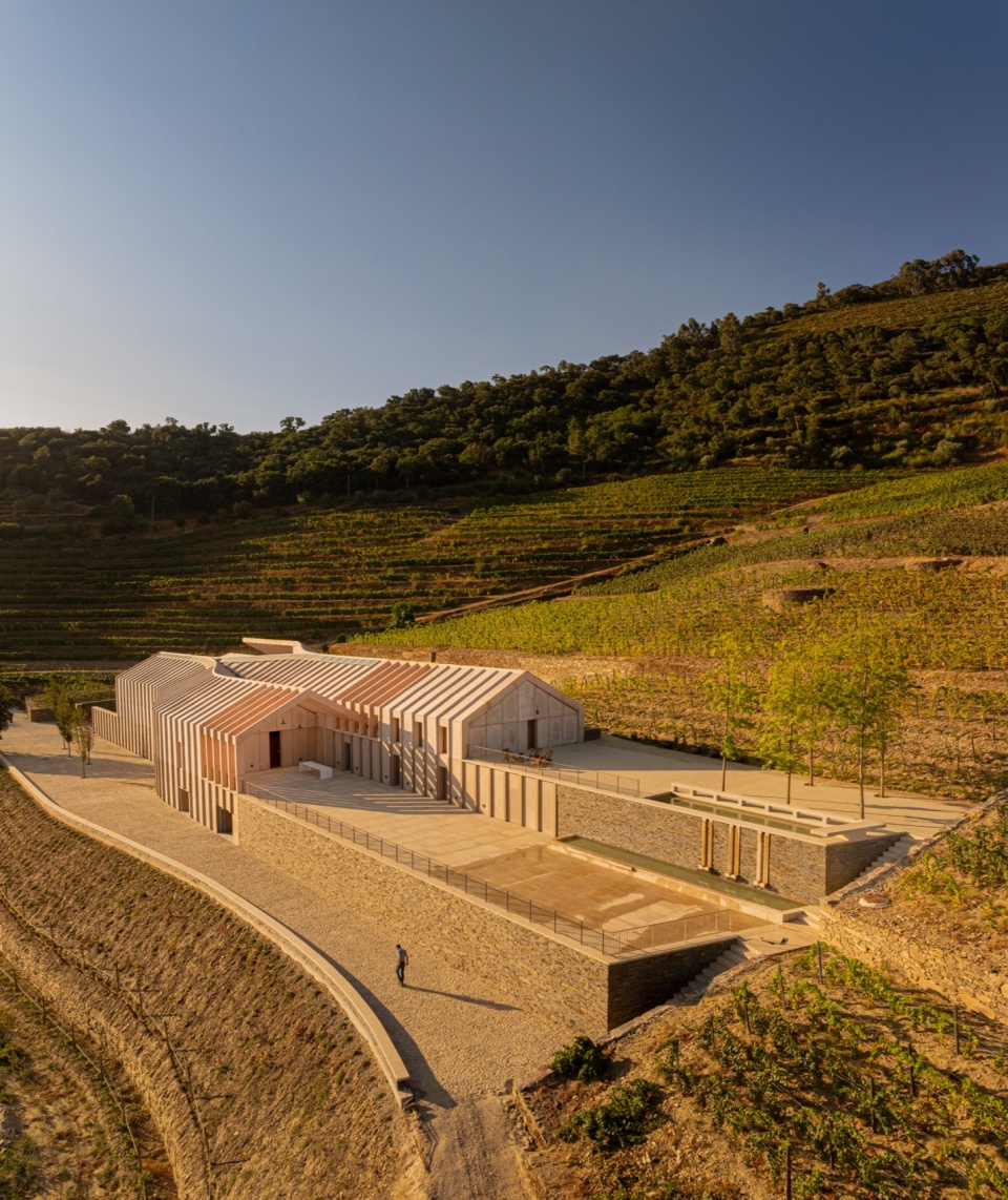 Quinta de Adorigo Winery Atelier Sergio Rebelo