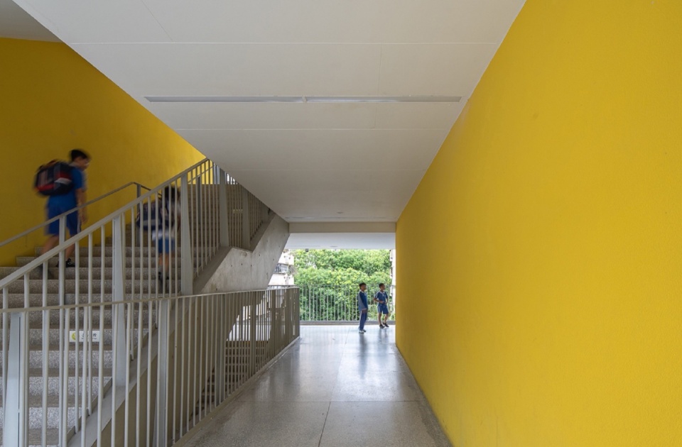 Shenzhen Futian Lvzhou Primary School by CCDI DongXiYing Studio