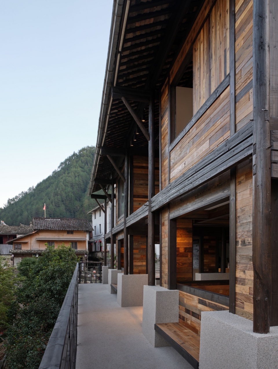 The Riverside Old House by Ref Architects 05m Studio