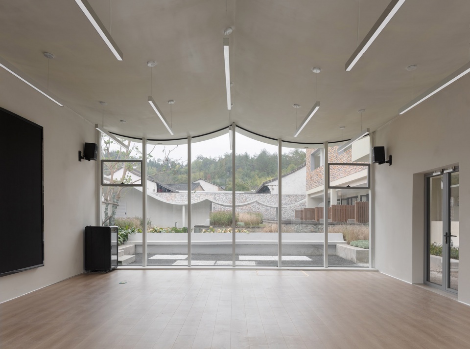 Xianjing Village Qingyi Lodge by HsuDu Architects