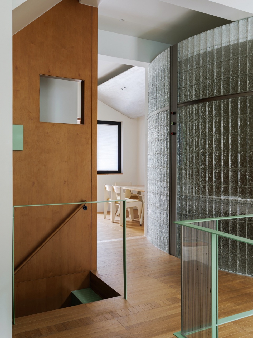 Multi Level Villa Renovation by Qiao Qiaozhi Architecture Lab