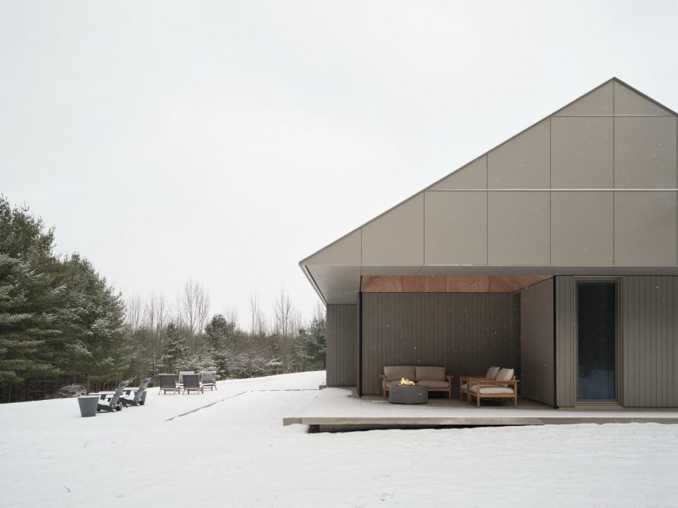 Ridge House by superkul