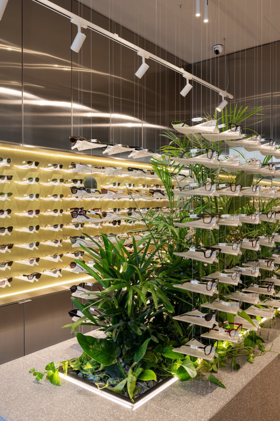 SaMJo eyewear store by YET Architecture