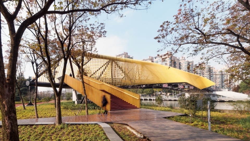 Tassel Bridge Pedestrian Bridge on the North Side of Nanqing Garden Qingpu by Atelier Z temp architects
