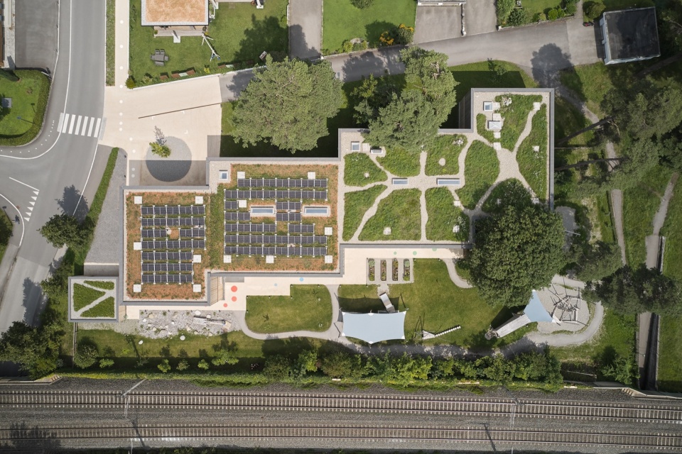 A house for children in a Pinegrove Christian Schmoelz Architekt