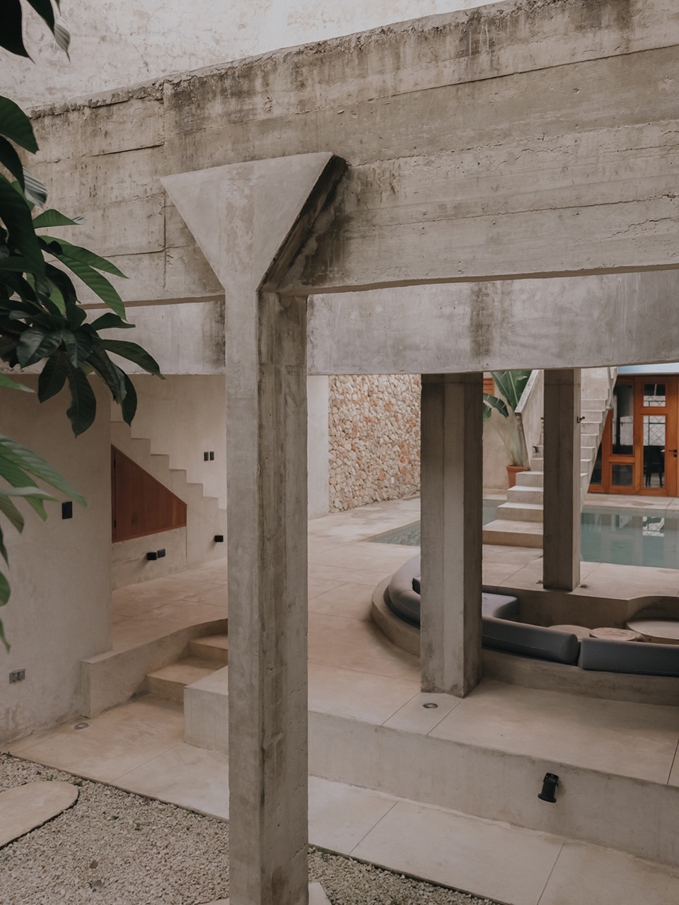 Casa Soskil by Ludwig Godefroy architect