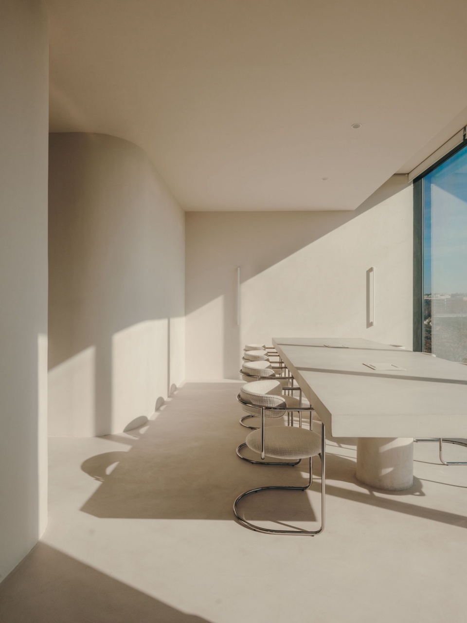 GIGI STUDIOS HQ by Isern Serra