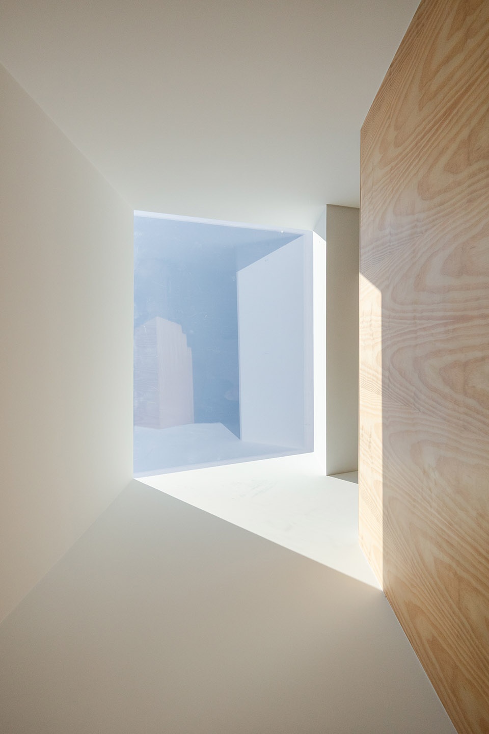 SA Townhouse by Atelier Tiago do Vale