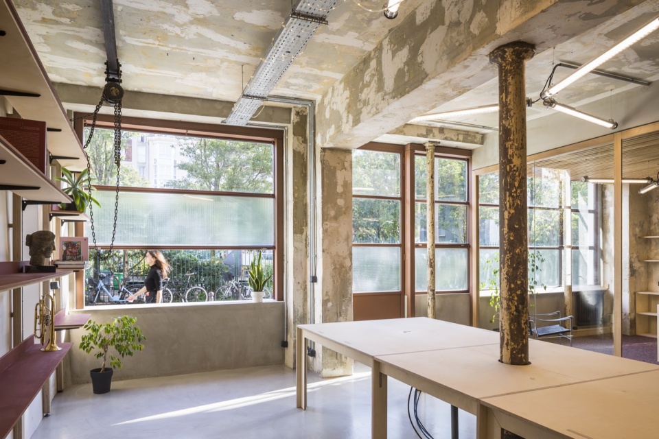 offices in former workshops by nicola spinetto architectes