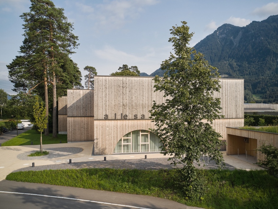 A house for children in a Pinegrove Christian Schmoelz Architekt