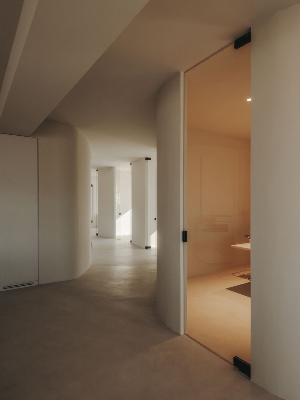 GIGI STUDIOS HQ by Isern Serra