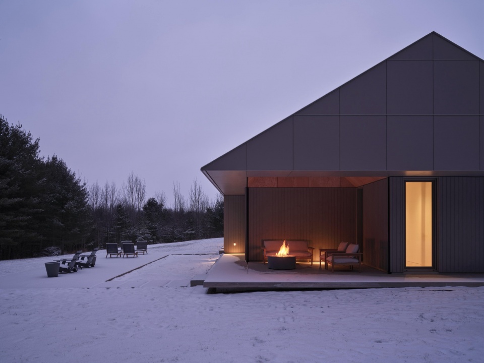 Ridge House by superkul