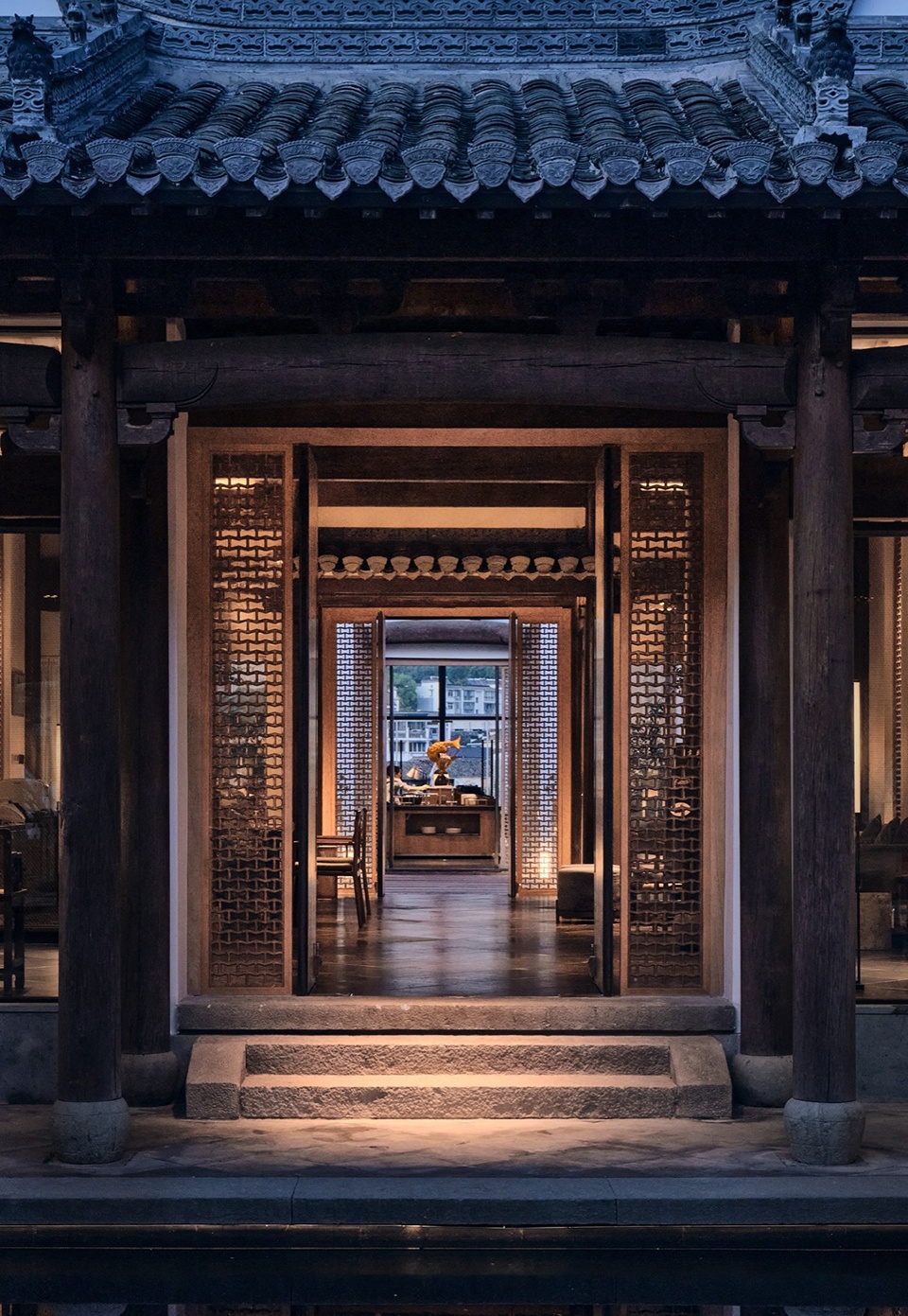 HUANGSHAN MISTYRAIN RESORT HOTEL by SEEKING IN THE DREAM RESTING BY THE WATER