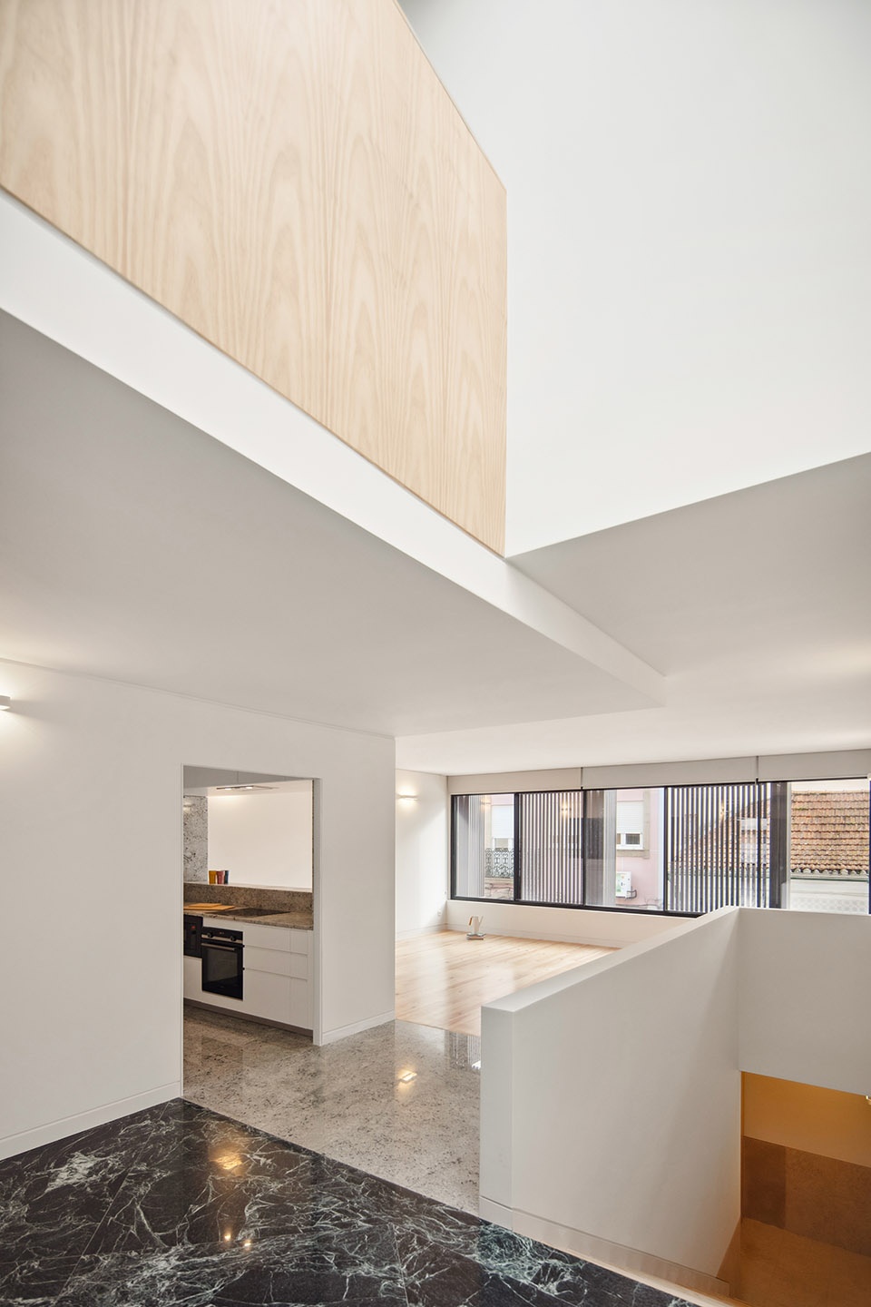 SA Townhouse by Atelier Tiago do Vale