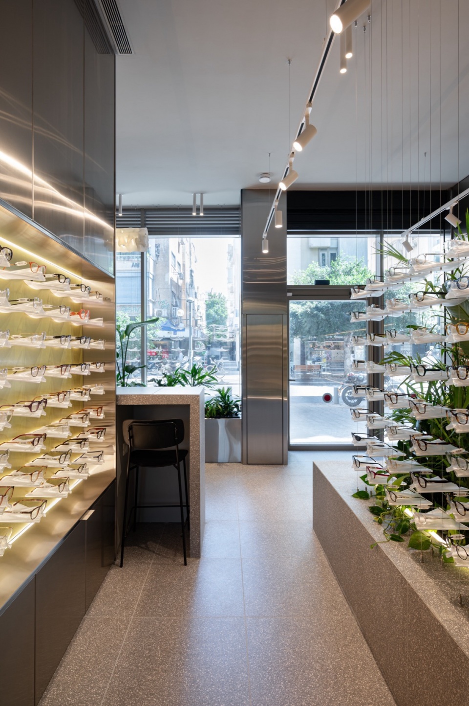 SaMJo eyewear store by YET Architecture
