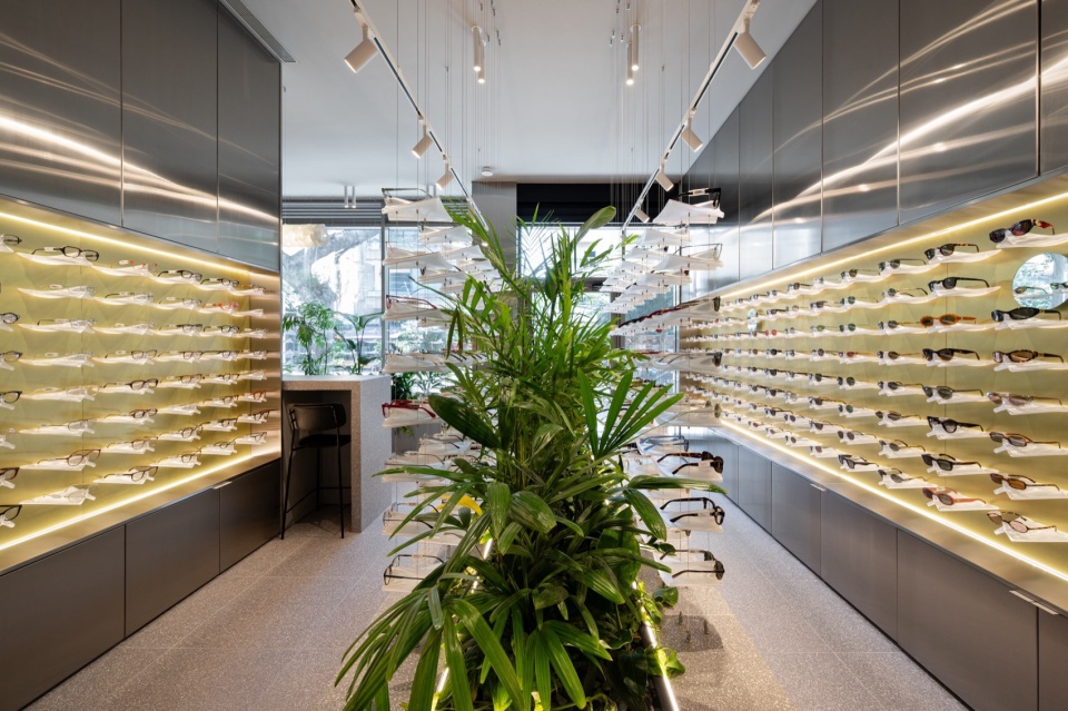 SaMJo eyewear store by YET Architecture