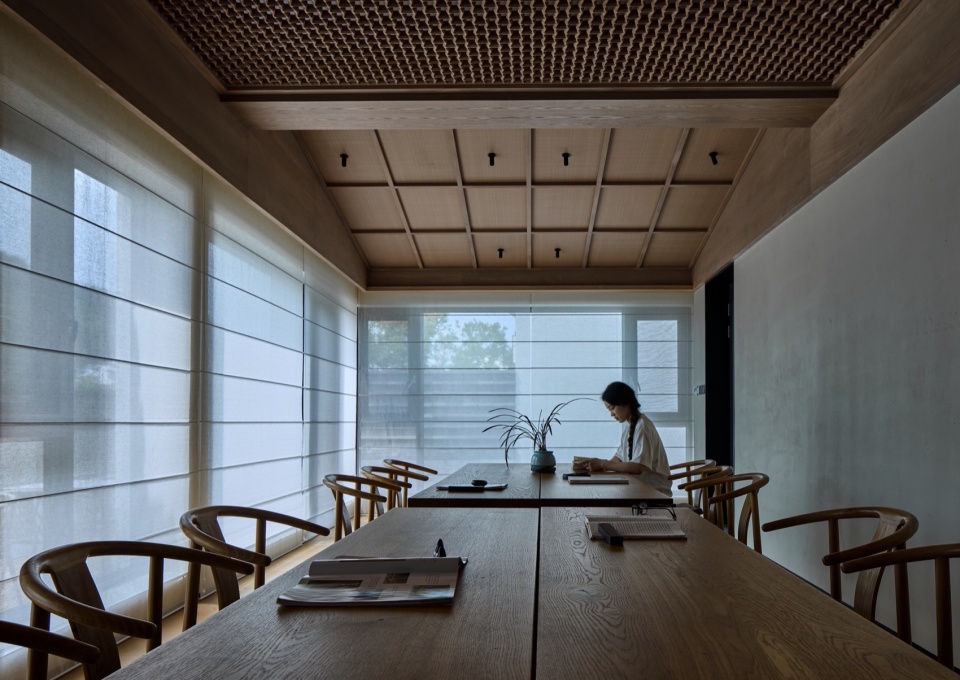 HUANGSHAN MISTYRAIN RESORT HOTEL by SEEKING IN THE DREAM RESTING BY THE WATER