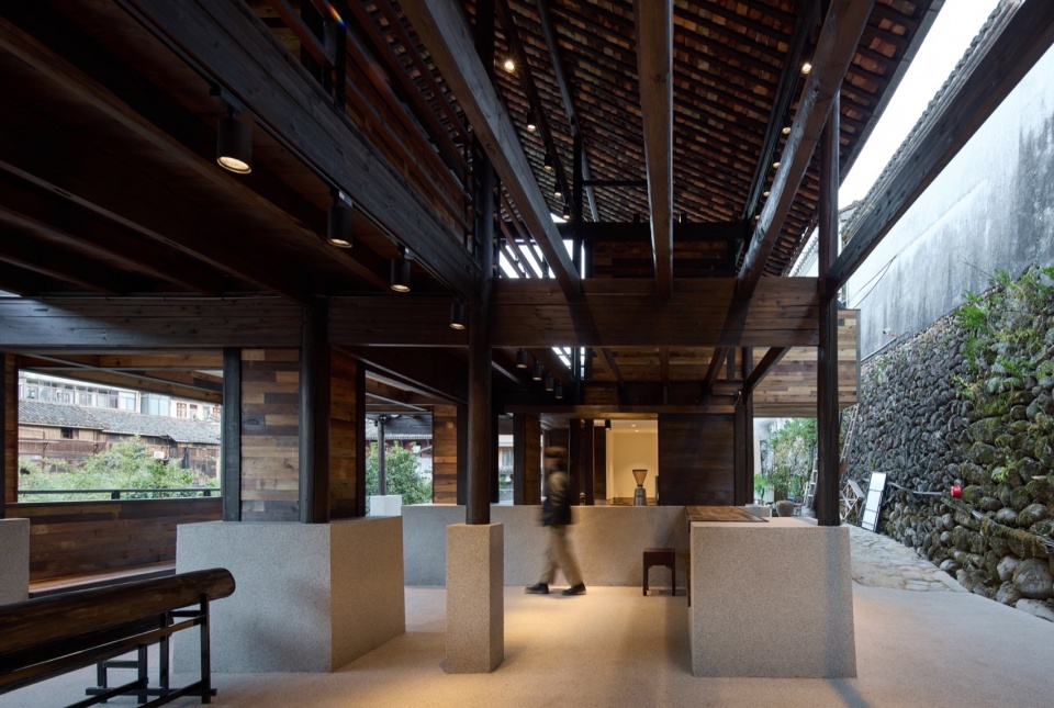 The Riverside Old House by Ref Architects 05m Studio
