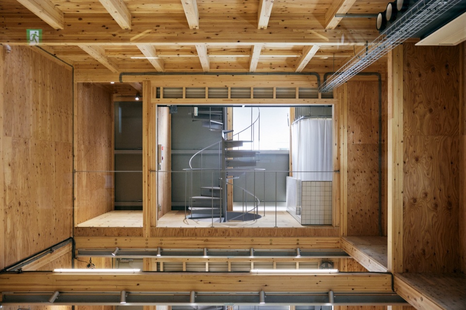 Uchida Shoten New Head Office by Schemata Architects