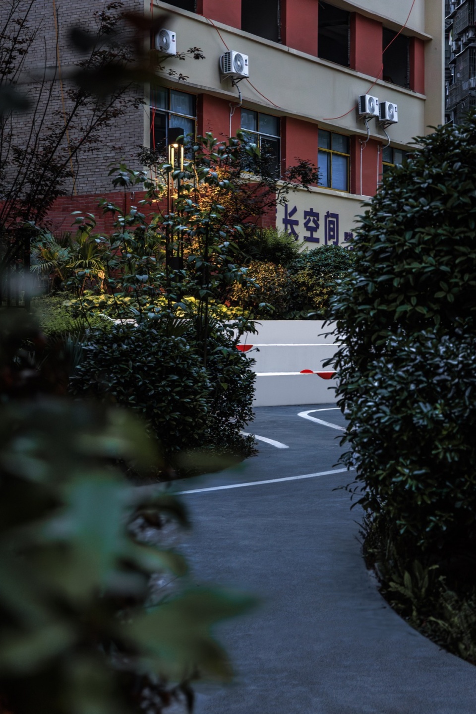 landscape transformation of zhangjiagarden campus bashu secondary school by aofan design