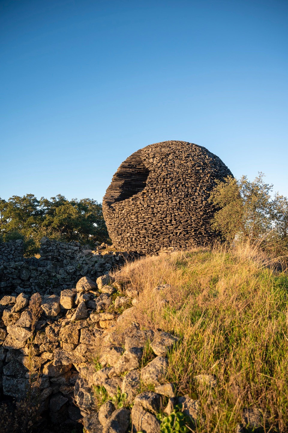 Ninho Globo by Atelier YokYok