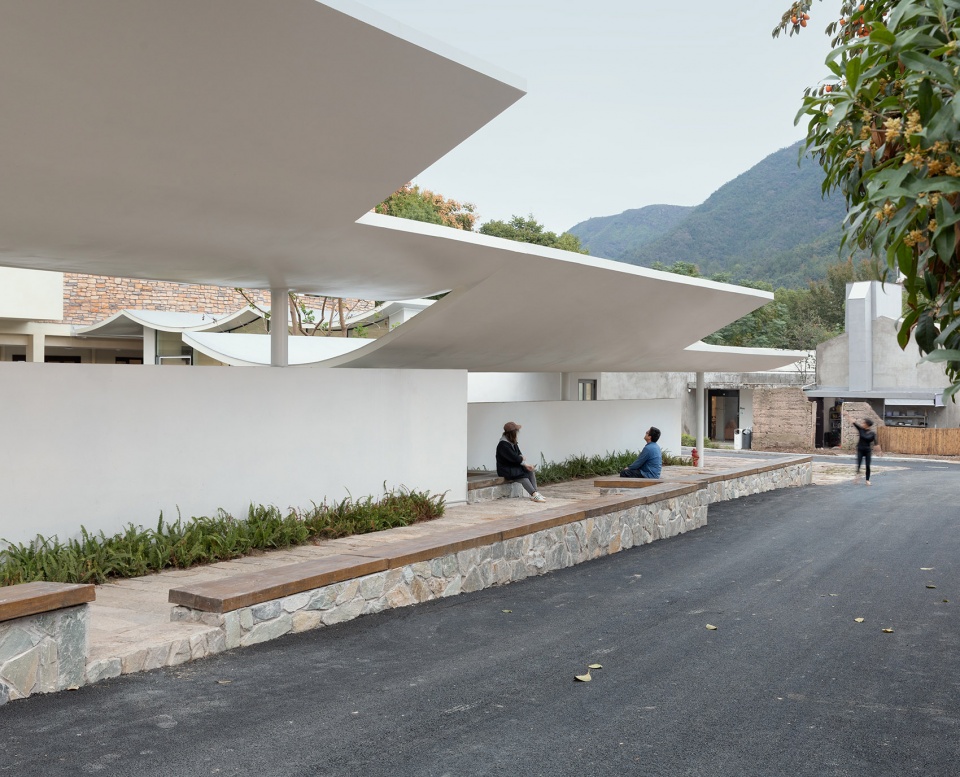 Xianjing Village Qingyi Lodge by HsuDu Architects