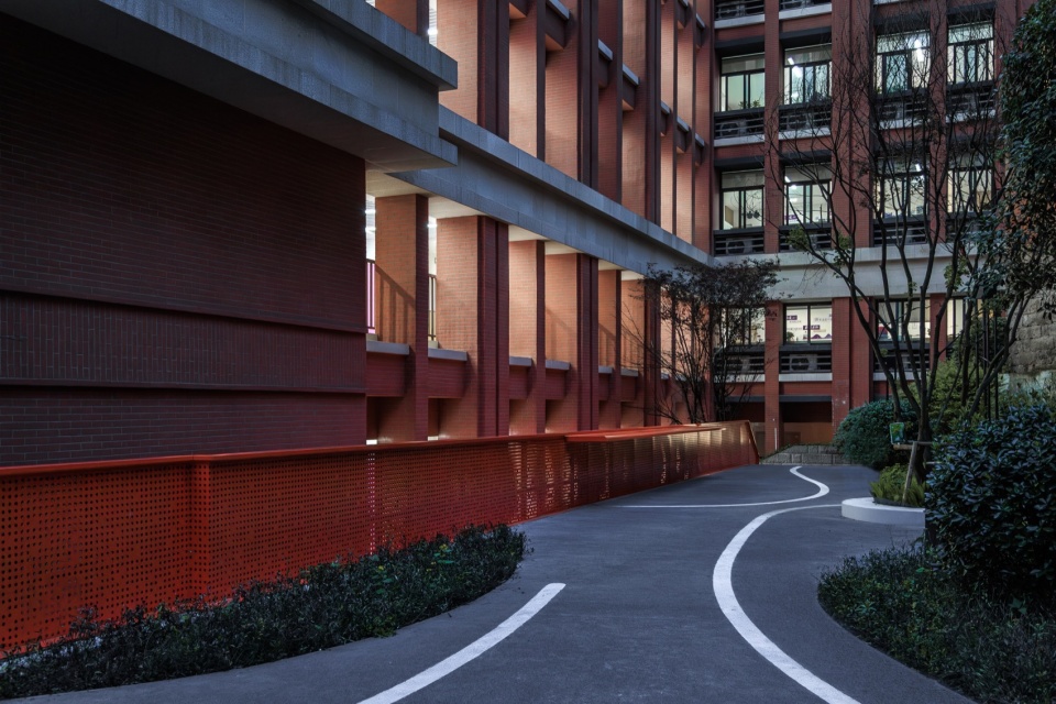 landscape transformation of zhangjiagarden campus bashu secondary school by aofan design