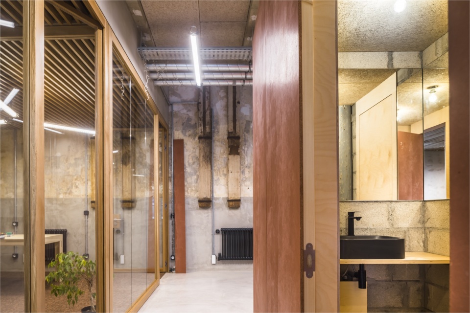 offices in former workshops by nicola spinetto architectes