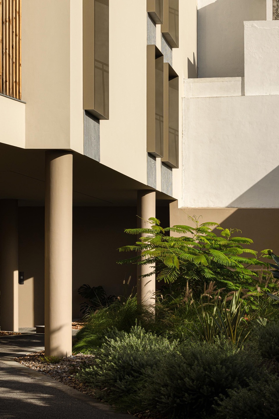 ERNESTO DO CANTO by BOX arquitectos