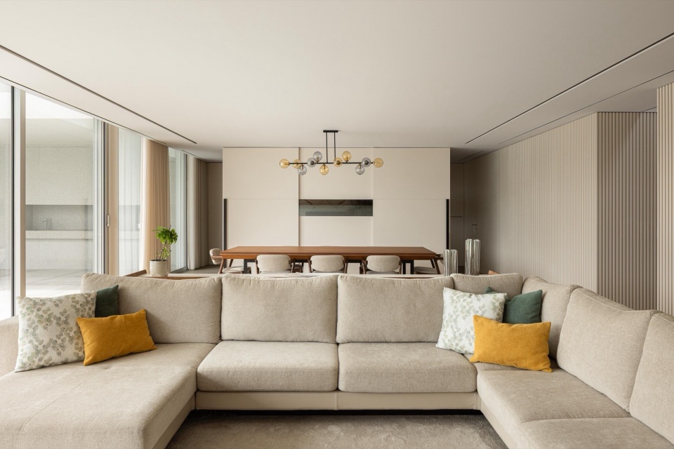 Minimalist White House by Arquitetura501