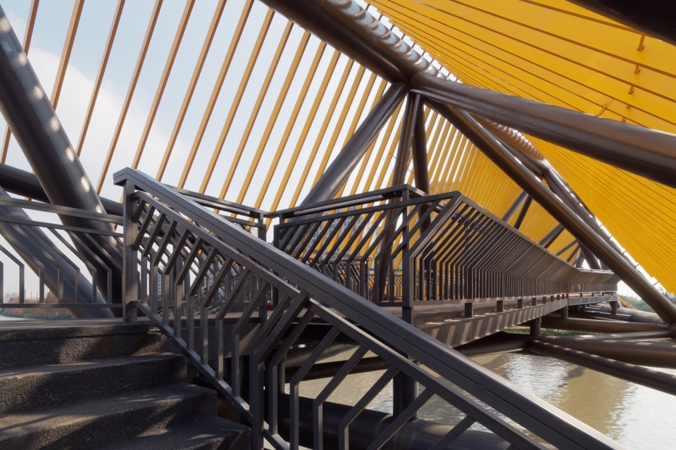 Tassel Bridge Pedestrian Bridge on the North Side of Nanqing Garden Qingpu by Atelier Z temp architects