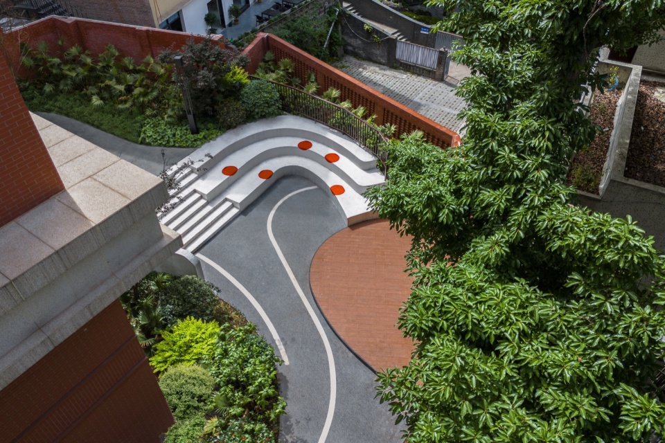 landscape transformation of zhangjiagarden campus bashu secondary school by aofan design