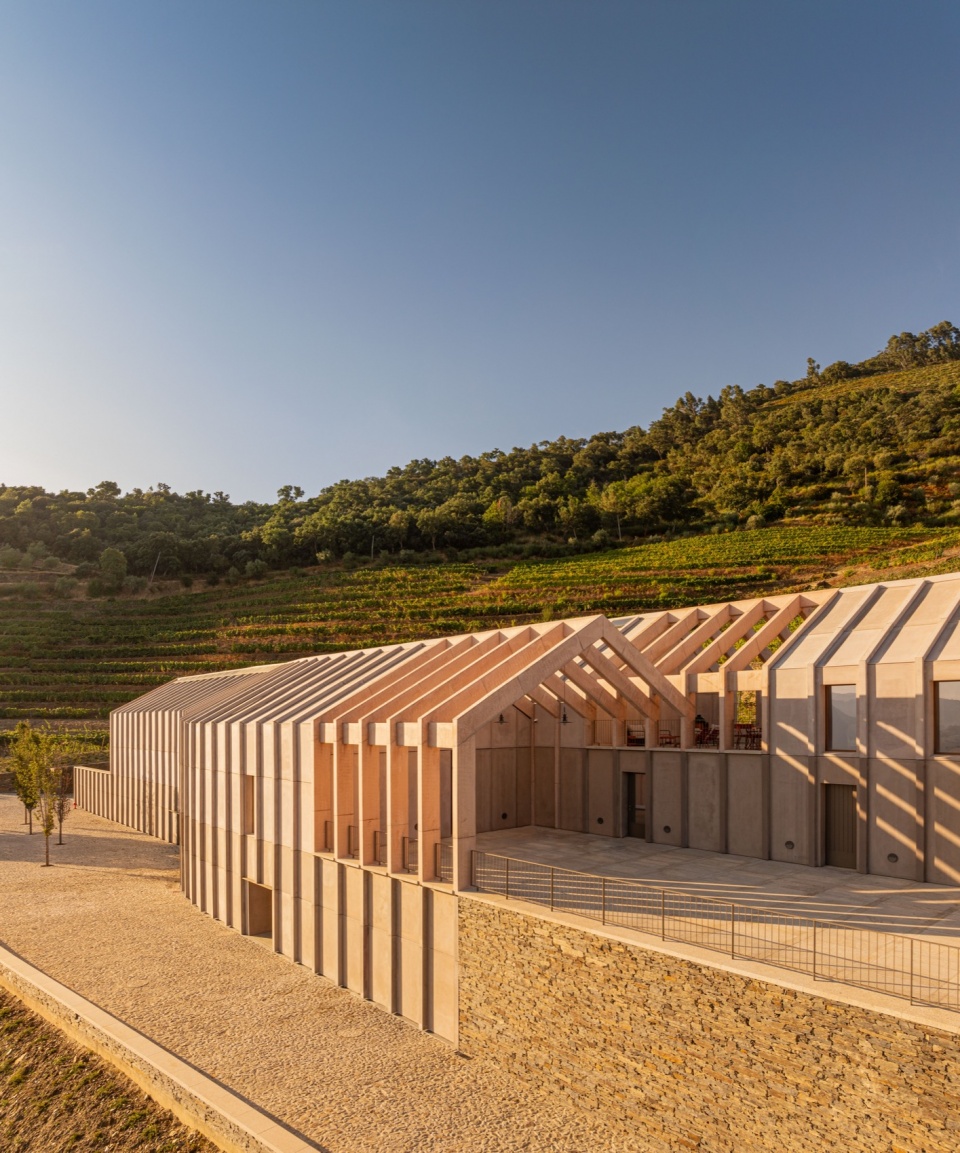 Quinta de Adorigo Winery Atelier Sergio Rebelo