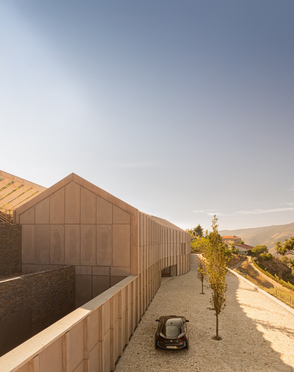 Quinta de Adorigo Winery Atelier Sergio Rebelo