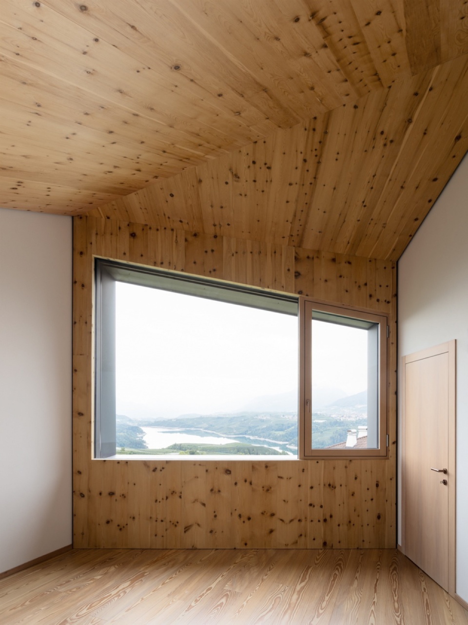 Hometown House by MoDusArchitects