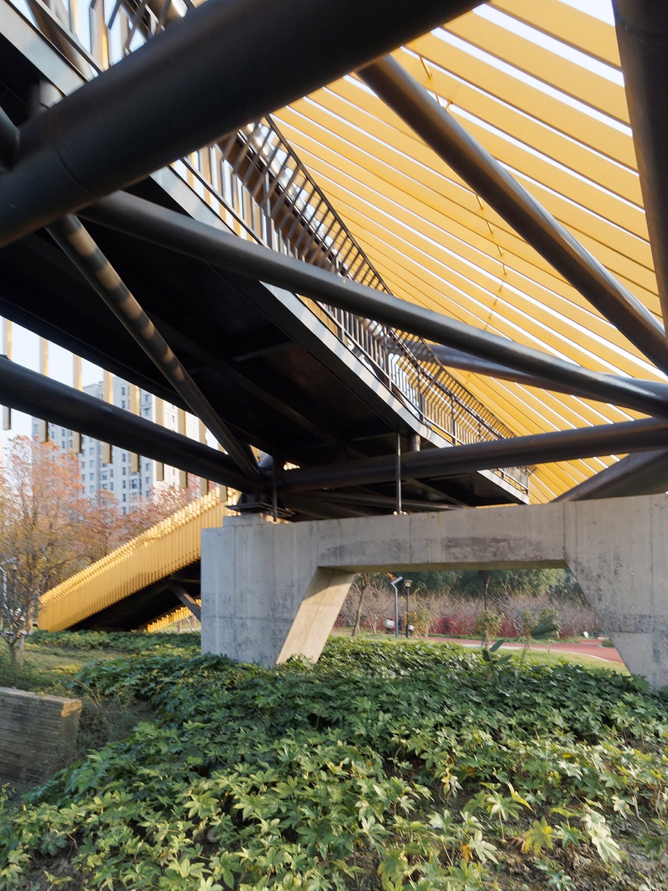 Tassel Bridge Pedestrian Bridge on the North Side of Nanqing Garden Qingpu by Atelier Z temp architects