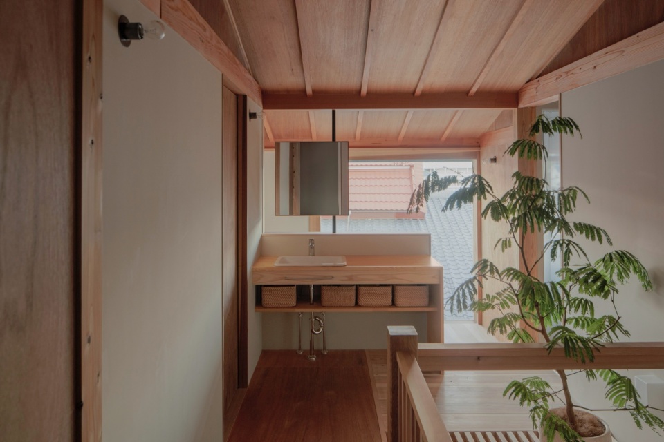 House in Saidera by Akio Isshiki Architects