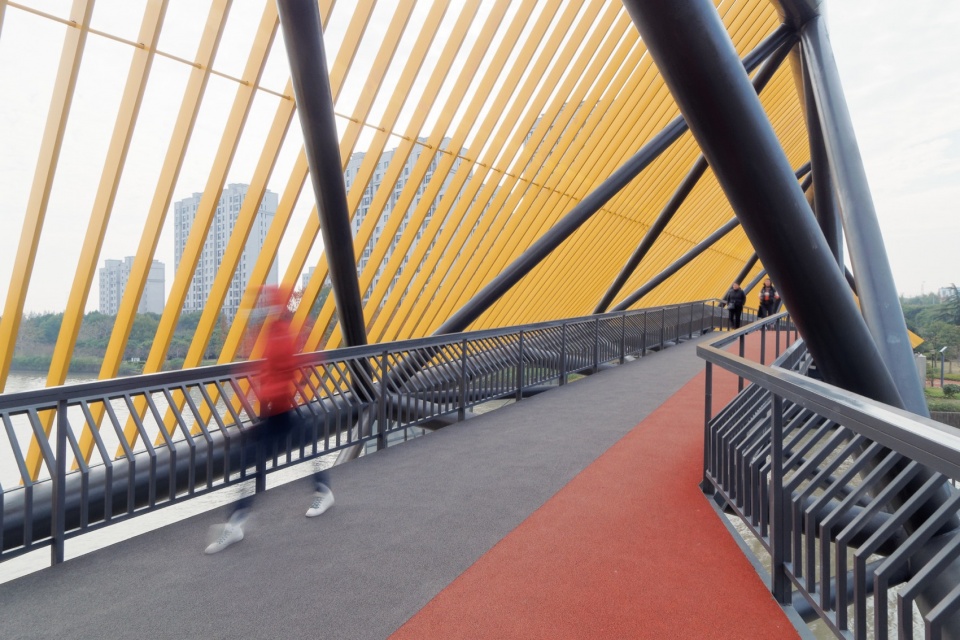 Tassel Bridge Pedestrian Bridge on the North Side of Nanqing Garden Qingpu by Atelier Z temp architects