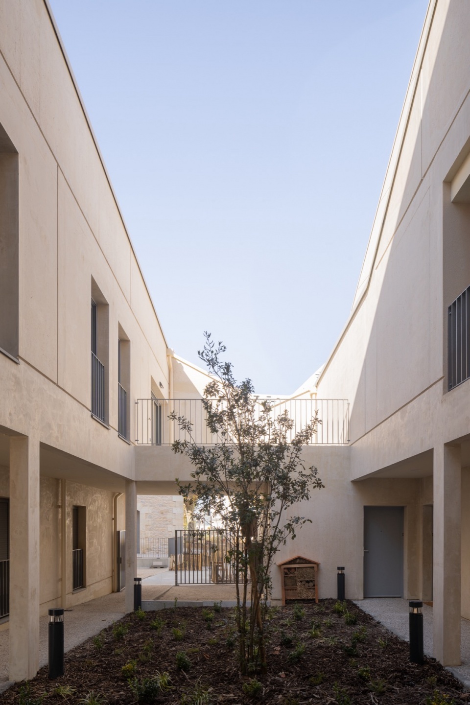 63 housing units by OLGGA