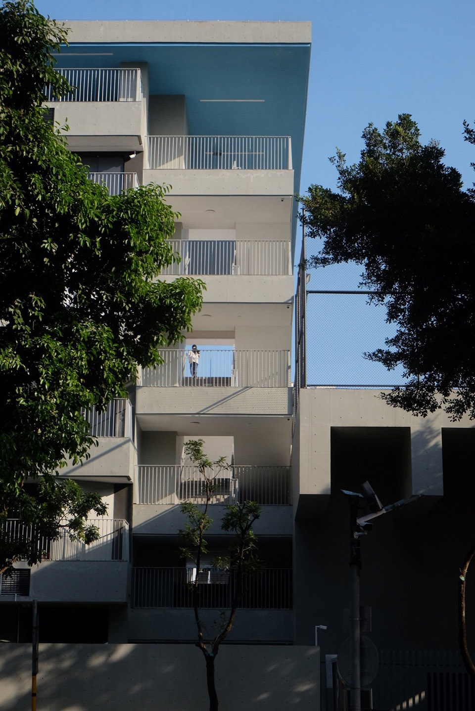 Shenzhen Futian Lvzhou Primary School by CCDI DongXiYing Studio