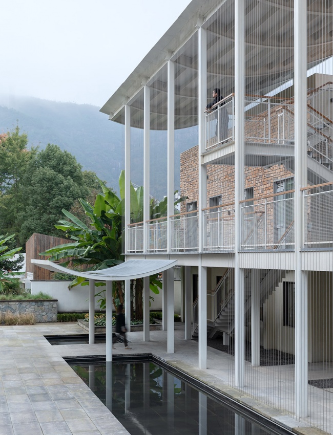 Xianjing Village Qingyi Lodge by HsuDu Architects