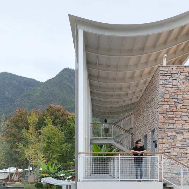 Xianjing Village Qingyi Lodge by HsuDu Architects