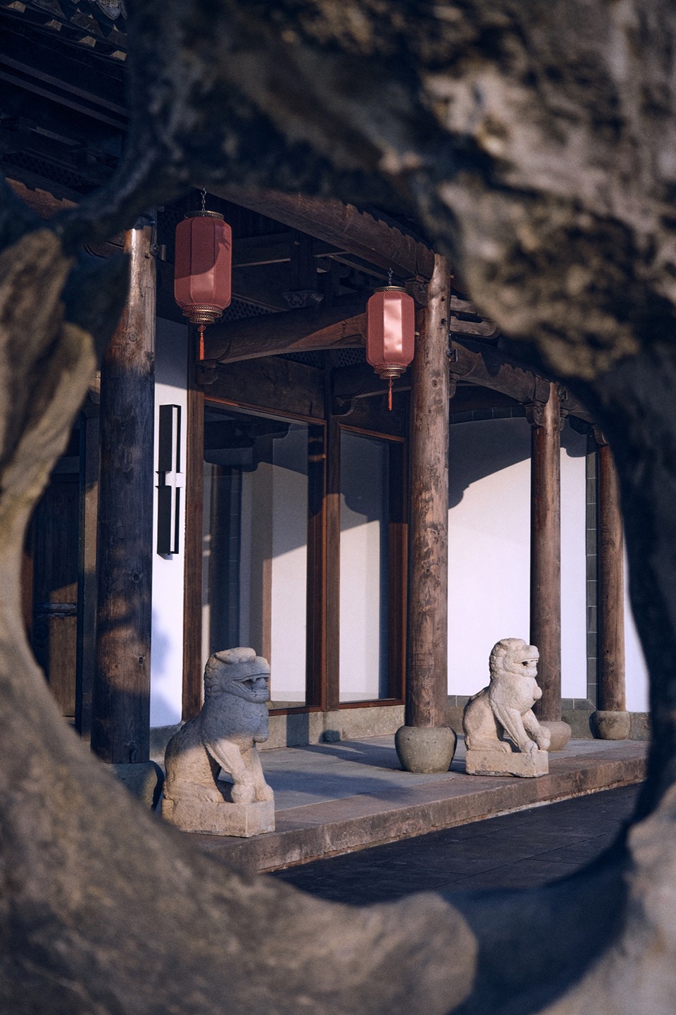 HUANGSHAN MISTYRAIN RESORT HOTEL by SEEKING IN THE DREAM RESTING BY THE WATER
