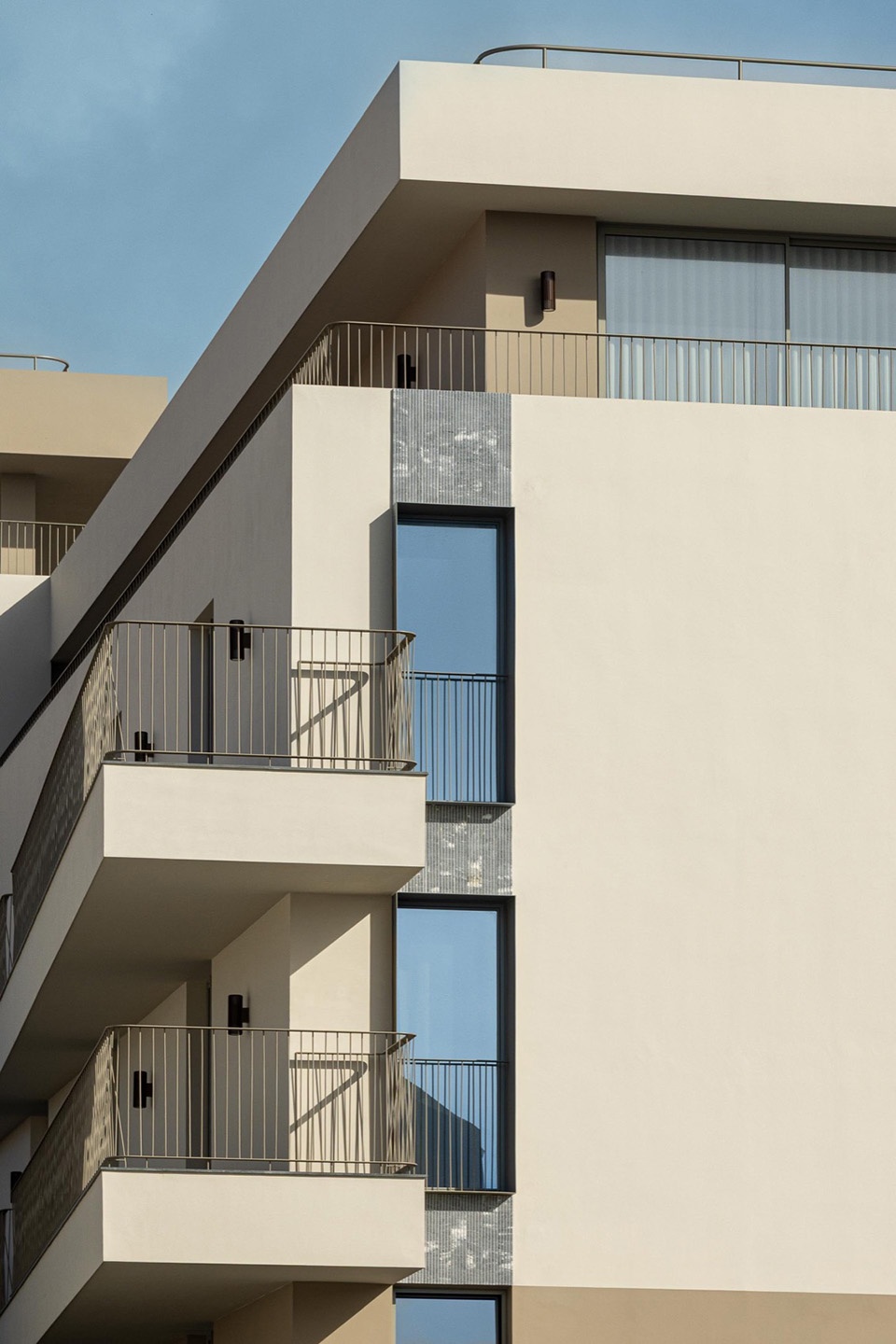 ERNESTO DO CANTO by BOX arquitectos
