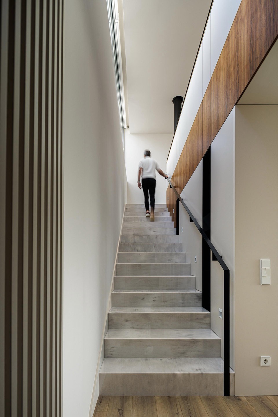 Minimalist White House by Arquitetura501