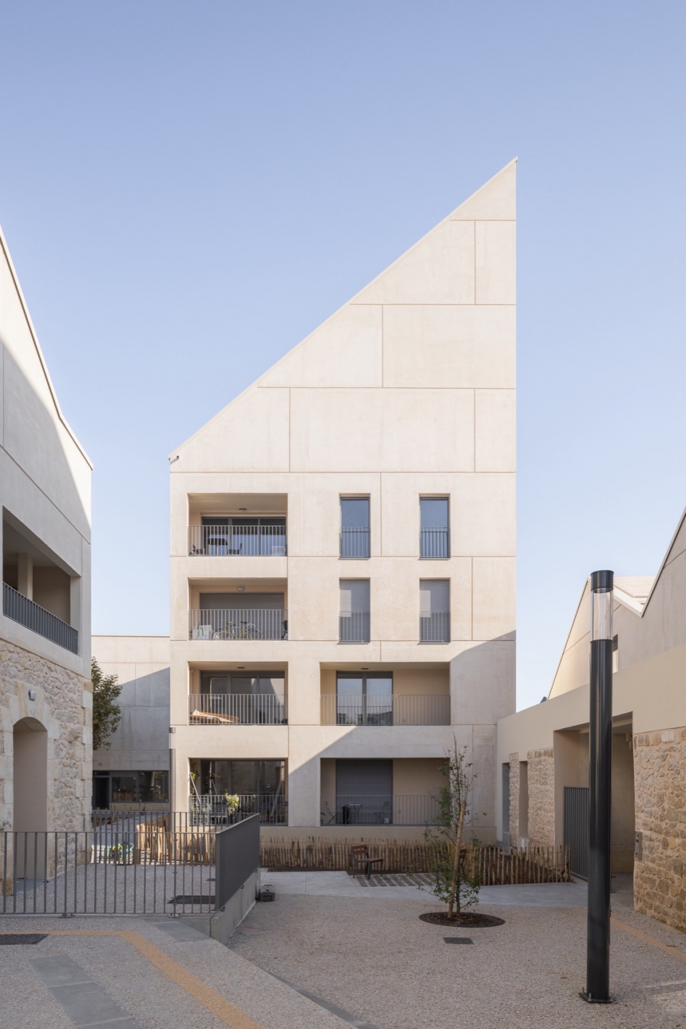 63 housing units by OLGGA
